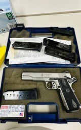 SMITH & WESSON SW1911 .45 ACP - 1 of 6