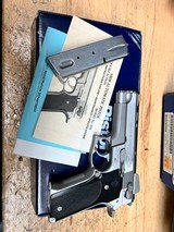 SMITH & WESSON Model 659 - 1 of 5