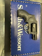 SMITH & WESSON 442 - 2 of 3