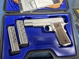 DAN WESSON SPECIALIST - 1 of 4