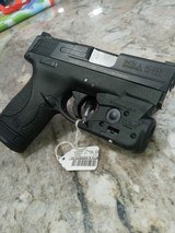 SMITH & WESSON M&P9 Shield 9mm No Safety - 2 of 4