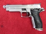 SIG SAUER P226 X-FIVE COMPETITION .40 S&W - 3 of 7