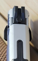 SMITH & WESSON M&P9 SHIELD EZ ORCHID/STAINLESS 9MM LUGER (9X19 PARA) - 1 of 5