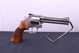 SMITH & WESSON 1941 686 (M) DISTINGUISHED COMBAT MAGNUM .357 MAG - 1 of 7