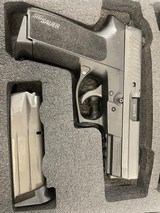 SIG SAUER E2022 - 1 of 1
