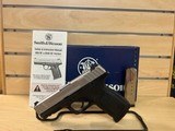 SMITH & WESSON SD40 VE .40 S&W - 1 of 7