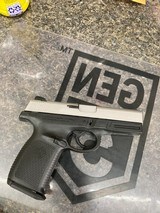 SMITH & WESSON SW40 VE .40 S&W - 1 of 5