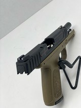 SMITH & WESSON SD40 - 4 of 7