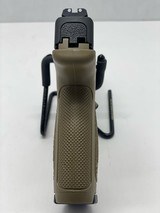 SMITH & WESSON SD40 - 6 of 7