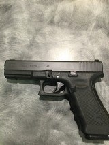 Glock G22 Gen 4 .40 S&W - 3 of 4