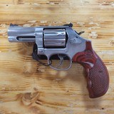 SMITH & WESSON 686 PLUS DELUXE .357 MAG - 1 of 3
