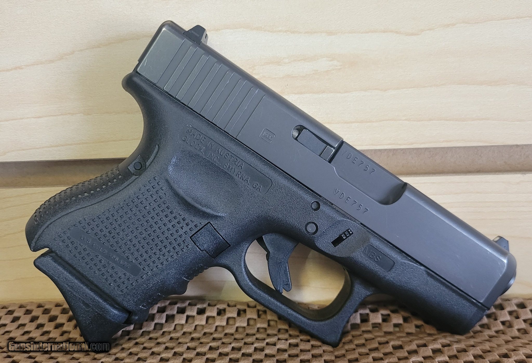 GLOCK 27 - G27 Gen3 40 S&W Sub-Compact 9-Round Pistol