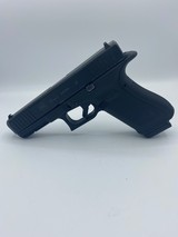 GLOCK 22 G22 Gen 5 40 CALIBER - 1 of 7