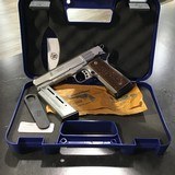 SMITH & WESSON SW1911 Pro Series - 5 of 5