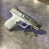 SMITH & WESSON SD9 - 2 of 3