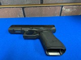GLOCK 17 G17 gen 5 17 Round 9MM LUGER (9X19 PARA) - 1 of 3