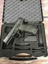 HECKLER & KOCH HK VP40 .40 S&W - 1 of 7