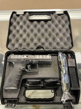 BERETTA APX 9MM LUGER (9X19 PARA) - 1 of 1