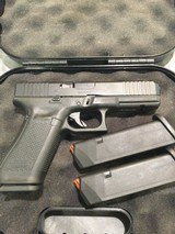 GLOCK 17Gen5 - 1 of 4