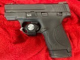 SMITH & WESSON M&P 40 Shield .40 CALIBER - 4 of 6