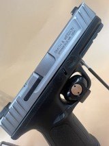 SMITH & WESSON SD40 VE - 1 of 7