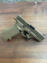 GLOCK 19X Coyote Brown - 2 of 4