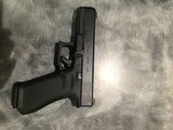 GLOCK 17Gen5 - 2 of 4