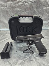 GLOCK 17 GEN 5 - 1 of 5