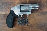 SMITH & WESSON 940 - 1 of 6