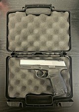 SMITH & WESSON SW40VE .40 S&W - 1 of 3