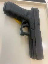 GLOCK G22 .40 S&W - 3 of 5