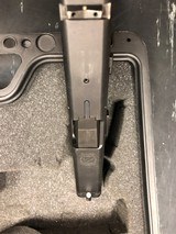 SPRINGFIELD ARMORY XD 40 .40 S&W - 3 of 7