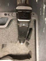 SPRINGFIELD ARMORY XD 40 .40 S&W - 1 of 7