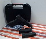 GLOCK G22 .40 S&W - 1 of 7
