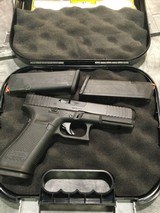 GLOCK 17Gen5 9 X 19 - 1 of 3