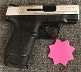 SMITH & WESSON M&P 9 sheild 9MM LUGER (9X19 PARA) - 1 of 7