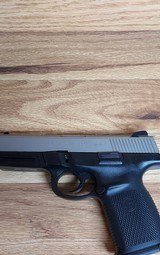 SMITH & WESSON SW9VE 9MM +P - 1 of 4