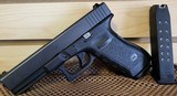 GLOCK G22 .40 S&W - 2 of 4