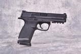 SMITH & WESSON M&P 40 .40 S&W - 2 of 3