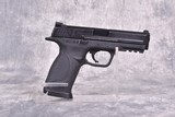 SMITH & WESSON M&P 40 .40 S&W - 2 of 3
