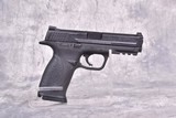 SMITH & WESSON M&P 40 .40 S&W - 2 of 3