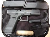 GLOCK GLOCK 17 GEN 5 9MM LUGER (9X19 PARA) - 1 of 3