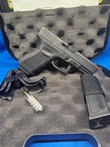 GLOCK G23 GEN4 (LE TRADE IN) .40 S&W - 1 of 3