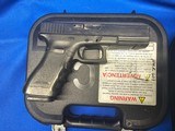GLOCK G22 GEN3 .40 S&W - 2 of 3