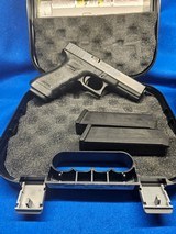 GLOCK G22 GEN3 .40 S&W - 1 of 3