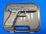 GLOCK G22 GEN3 .40 S&W - 2 of 2