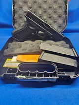 GLOCK G22 GEN3 .40 S&W - 1 of 2