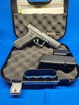 GLOCK G22 GEN4 (LE TRADE-IN) .40 S&W - 1 of 3