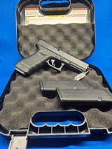 GLOCK G22 GEN4 (LE TRADE-IN) .40 S&W - 1 of 3