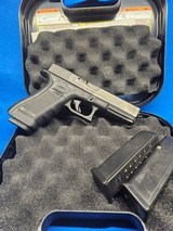 GLOCK G22 GEN4 (LE TRADE-IN) .40 S&W - 1 of 3